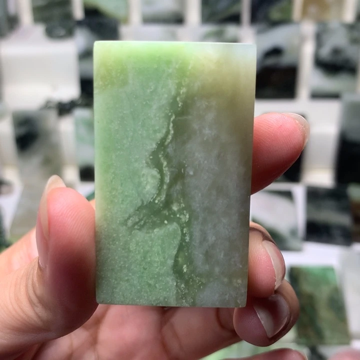 雨***烟和田玉未镶嵌颈饰