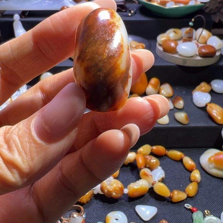 甲***丁和田玉（白玉）未镶嵌颈饰