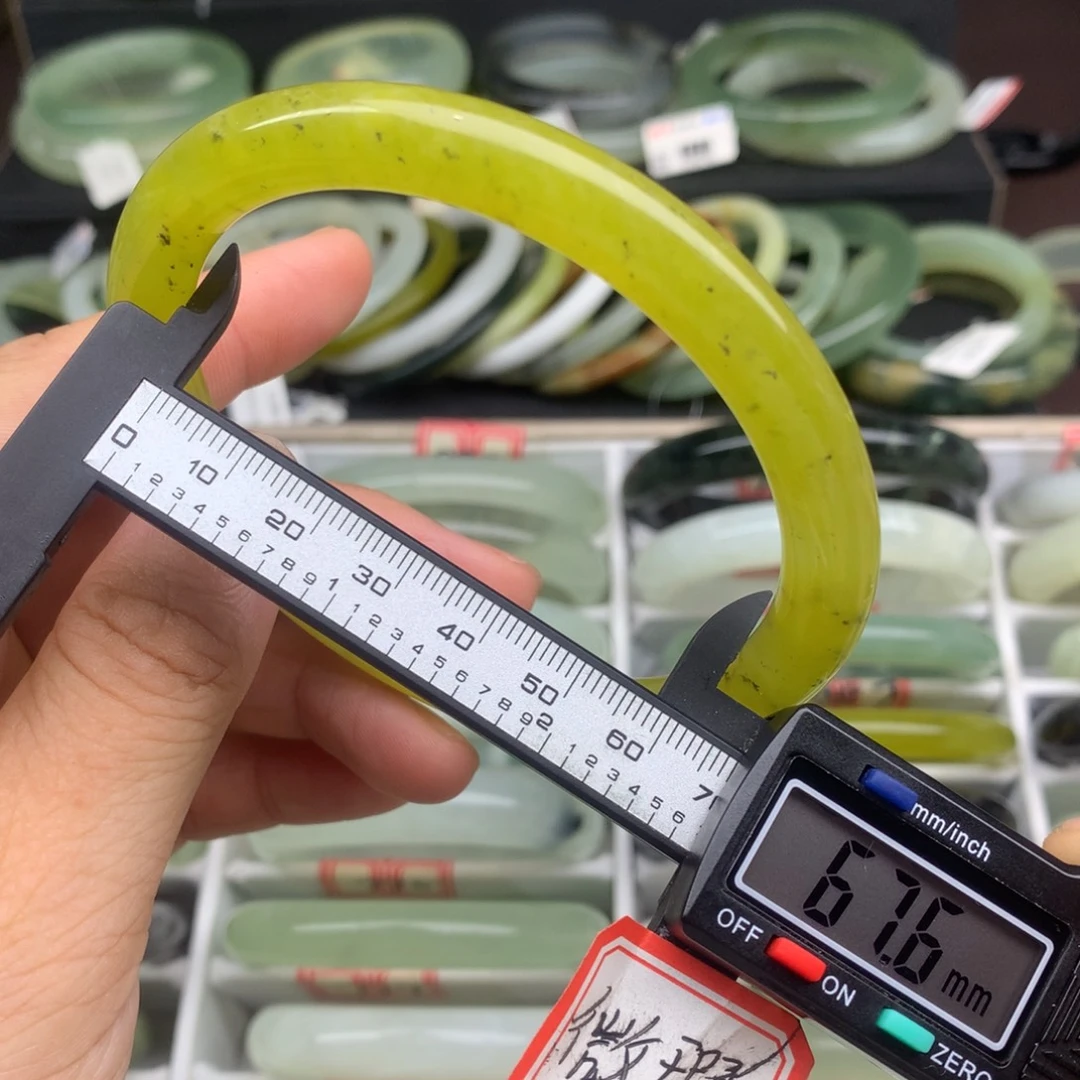 未镶嵌蛇纹石玉手镯768