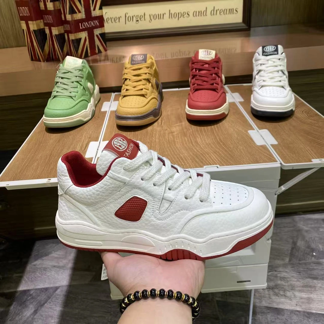 2025秋冬季时尚百搭软底舒适轻便透气潮男新款休闲男鞋(标准码)