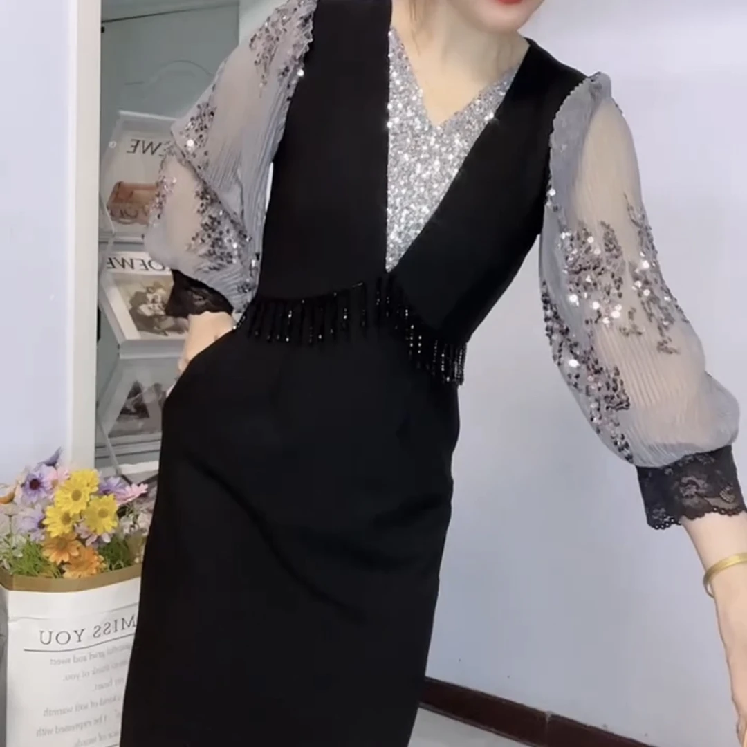 早秋新款收腰显瘦洋气减龄女人味黑色中长款连衣裙