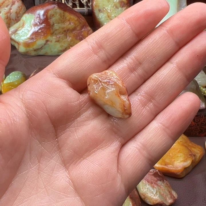 和田玉（糖玉）未镶嵌珠宝奇石G**木