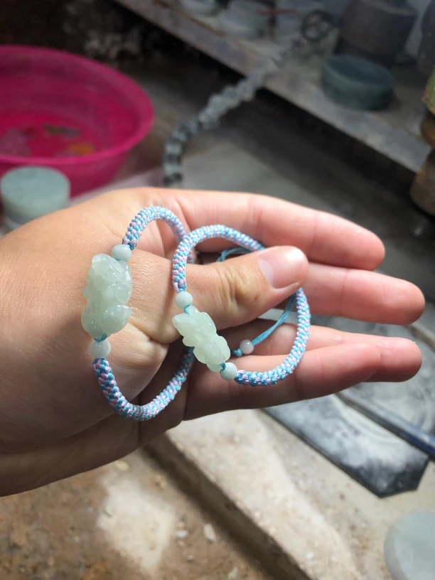 火火珠宝翡翠手镯