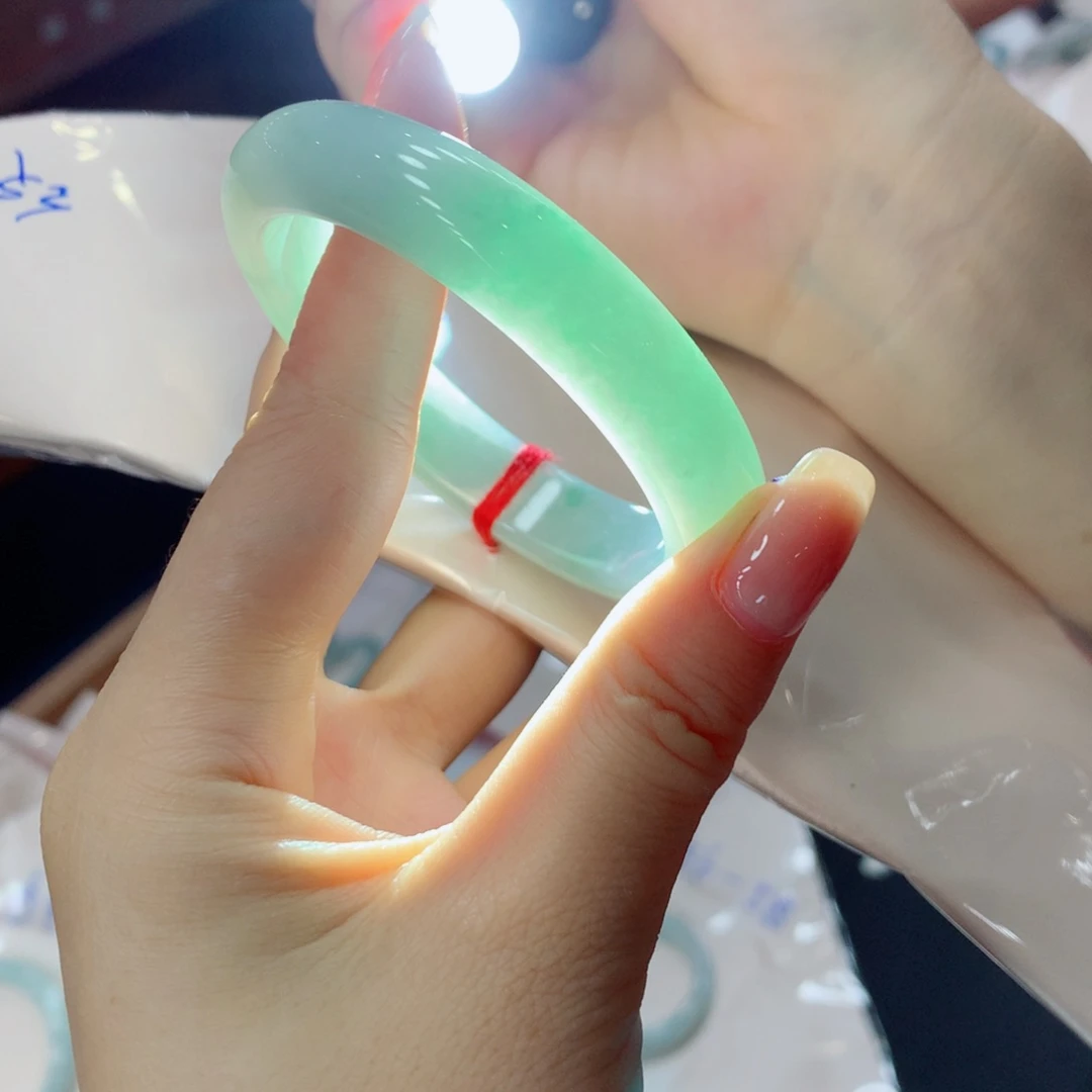 未镶嵌手镯翡翠买断