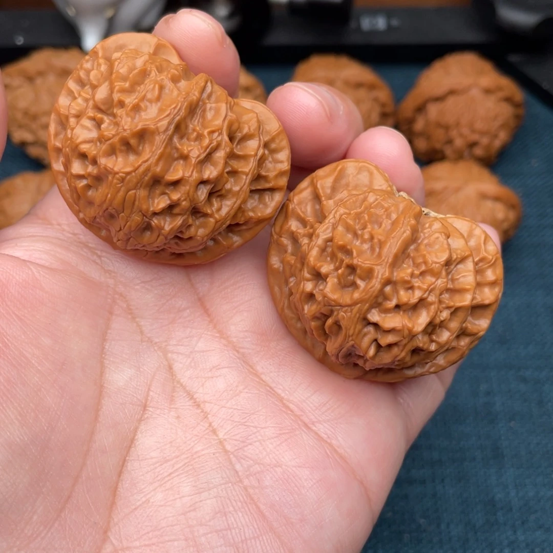 文玩核桃把件全品43桃心宫灯大克重