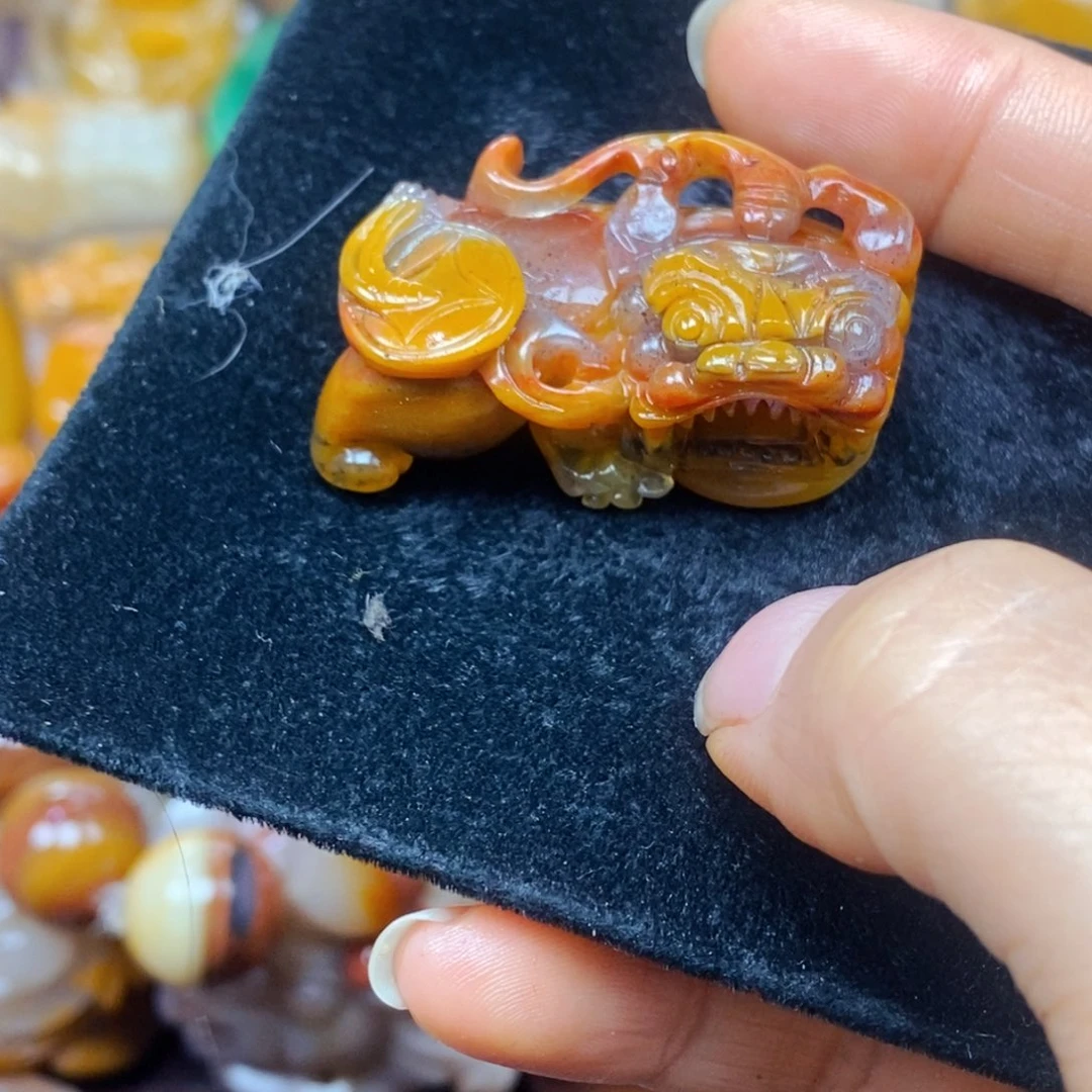 未镶嵌石英质玉（黄龙玉）吊坠(不含链)