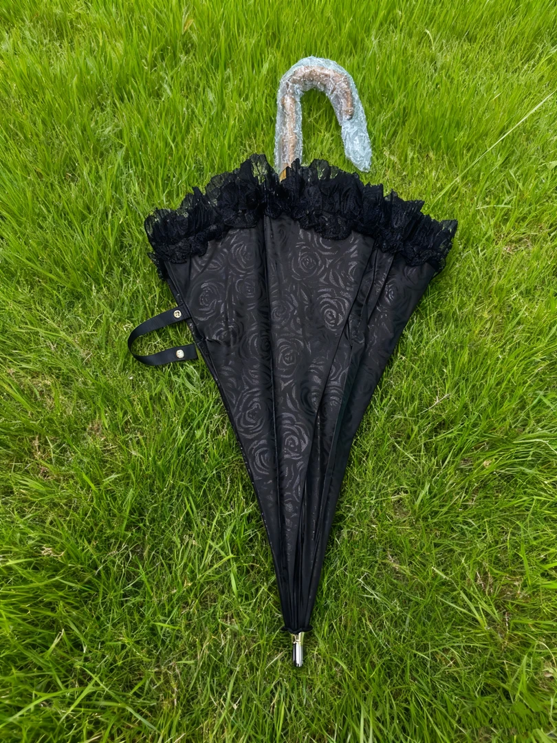 黑色玫瑰花纹黑色蕾丝花边装饰长柄晴雨伞
