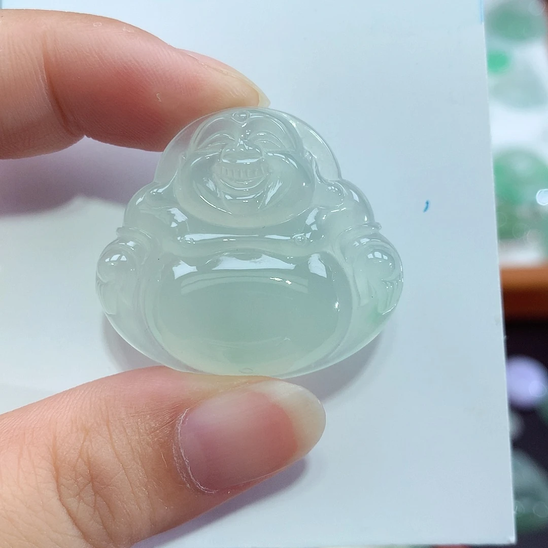 翡翠未镶嵌颈饰佛