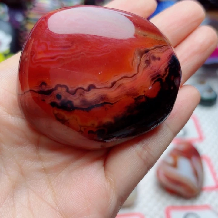 飞***哥玛瑙/玉髓未镶嵌珠宝半成品