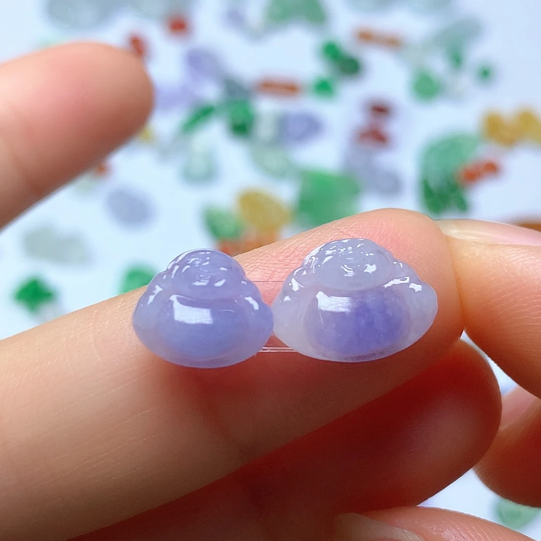 翡翠未镶嵌颈饰佛