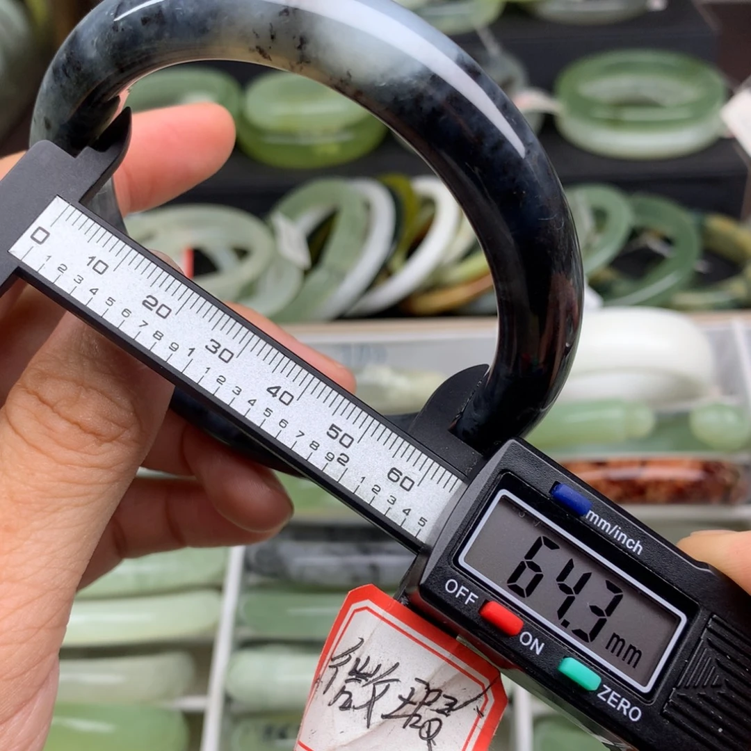 蛇纹石玉未镶嵌手镯690