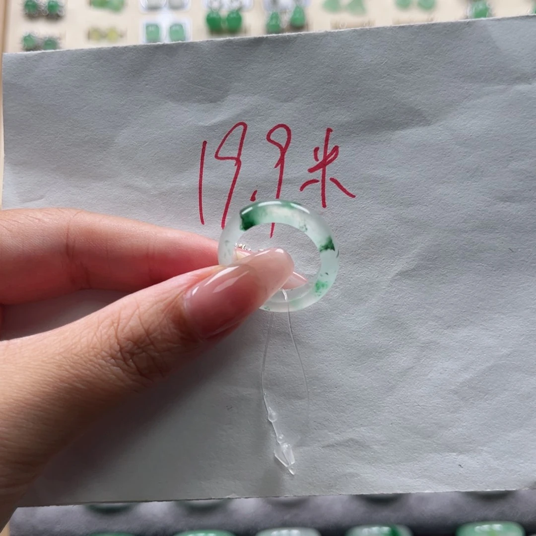 未镶嵌石英质玉戒圈
