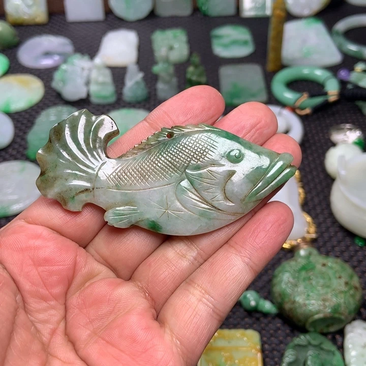 翡翠挂件未镶嵌大*哥