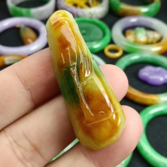 翡翠未镶嵌挂件翡翠