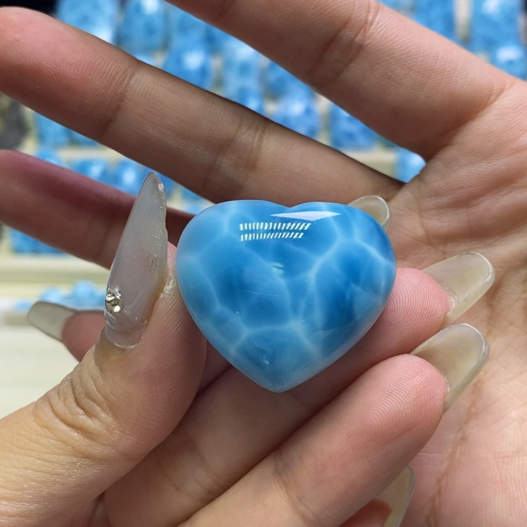 风***散针钠钙石（海纹石）未镶嵌颈饰