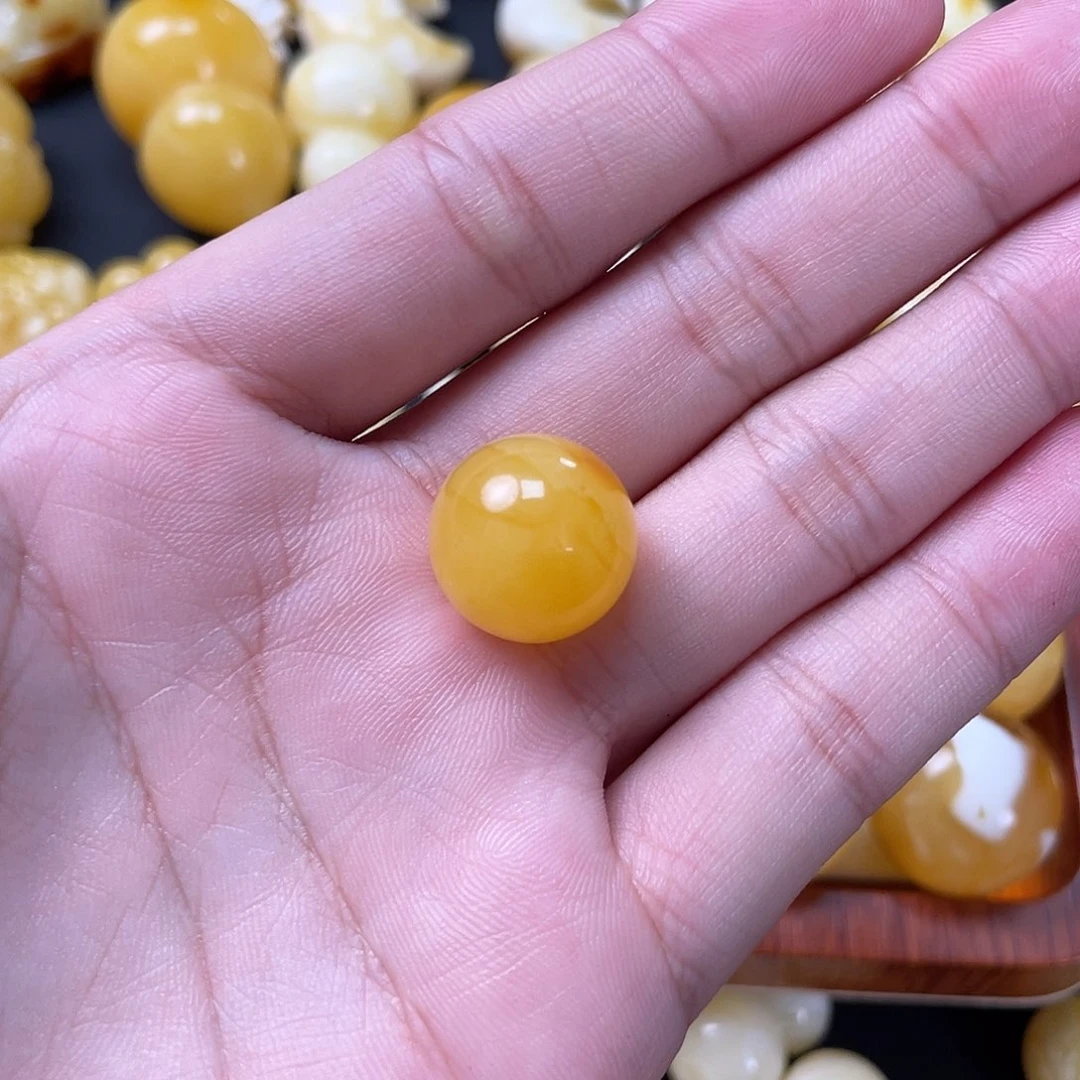 琥珀珠宝奇石未镶嵌水****?