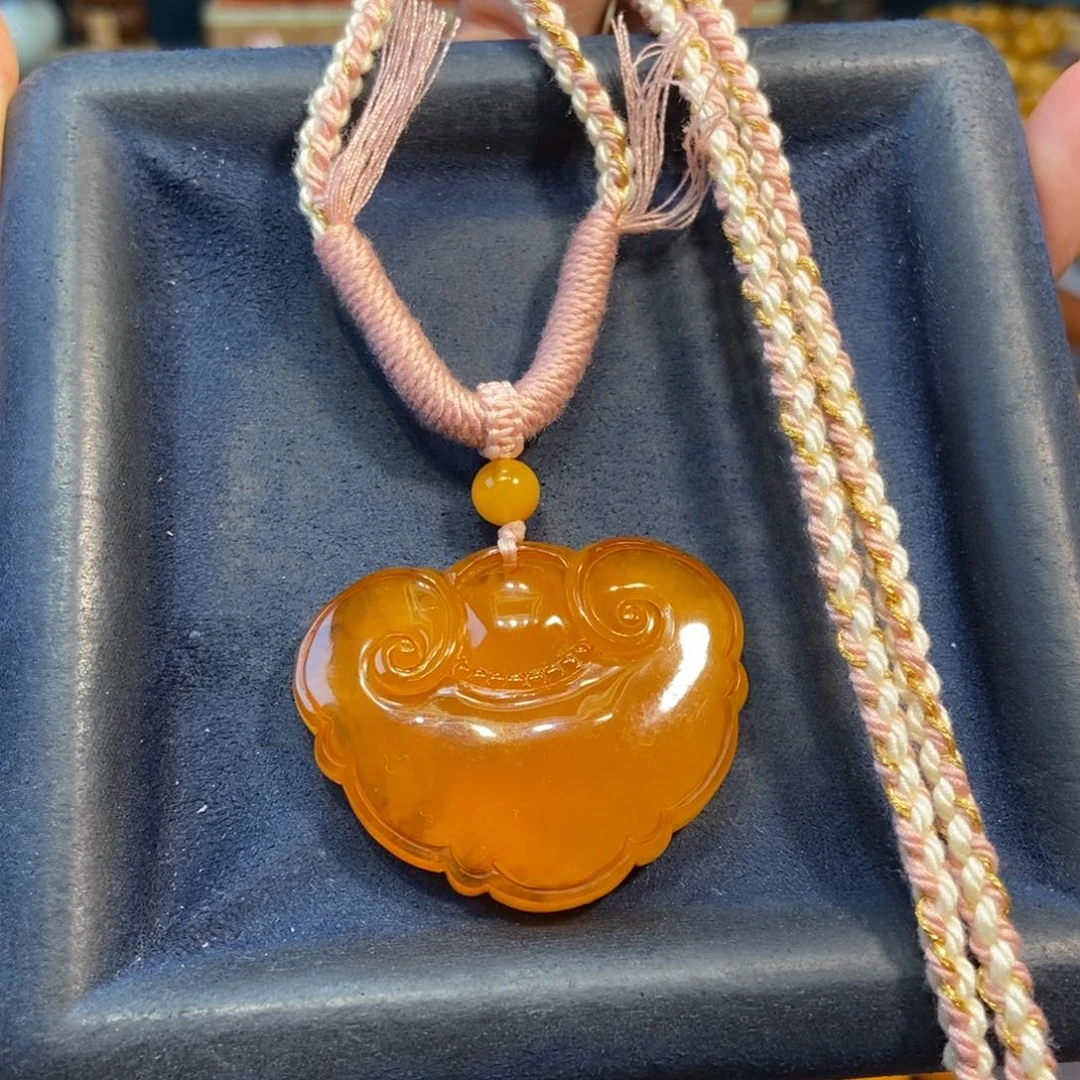 琥珀颈饰未镶嵌蜜蜡