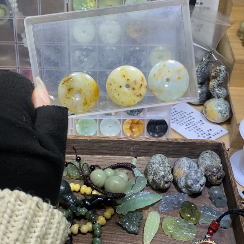 【闪购商品】蛇纹石玉颈饰未镶嵌60