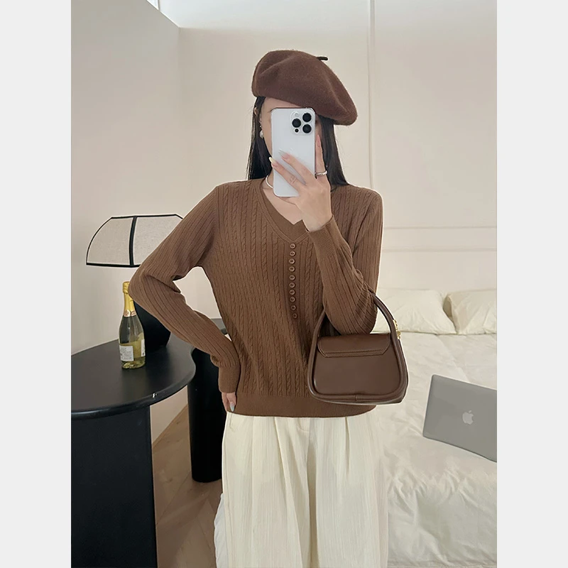 【周周】  慵懒设计感V领长袖温柔显瘦毛衣上衣CY-253924