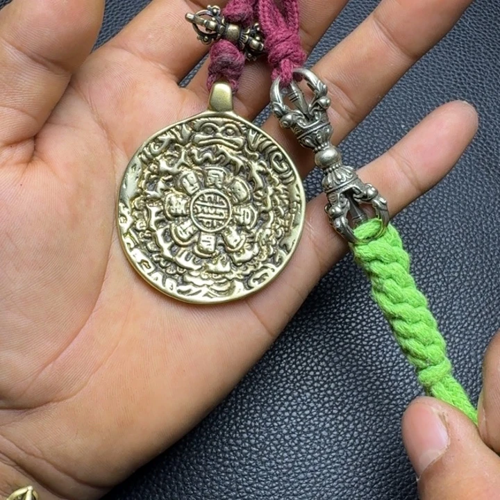 是***吖泥塑藏式风格九宫格..