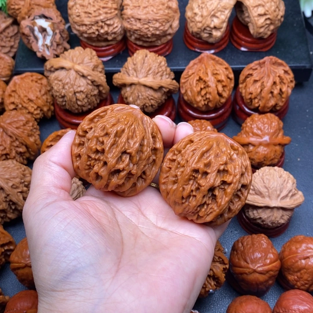 文玩核桃把件46虎头