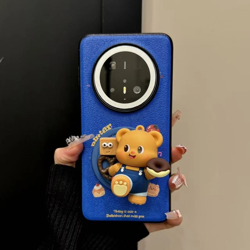 适用华为mate70pro手机壳苹果16promax韩系黄油小熊深蓝色底皮纹