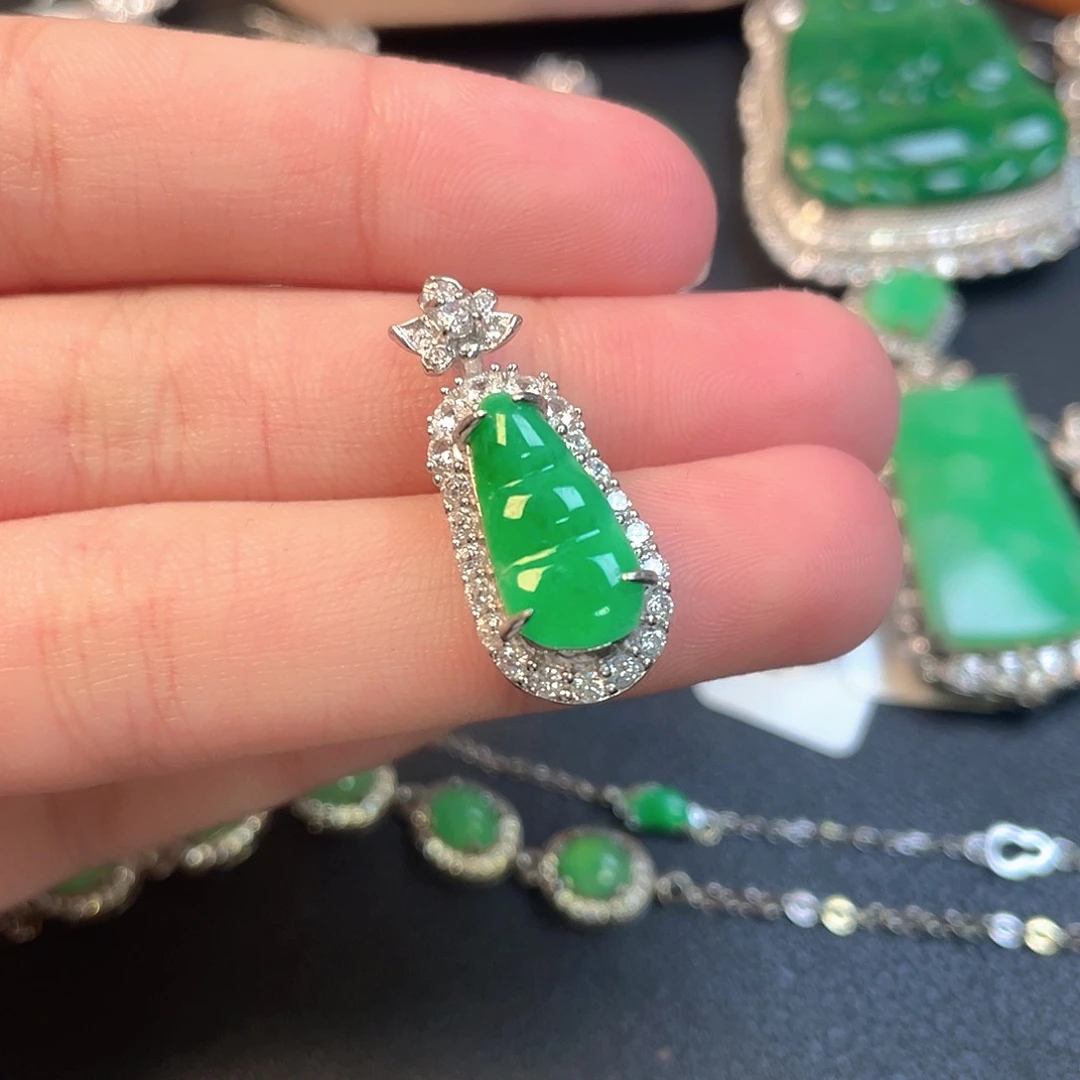 翡翠银S925镶嵌颈饰