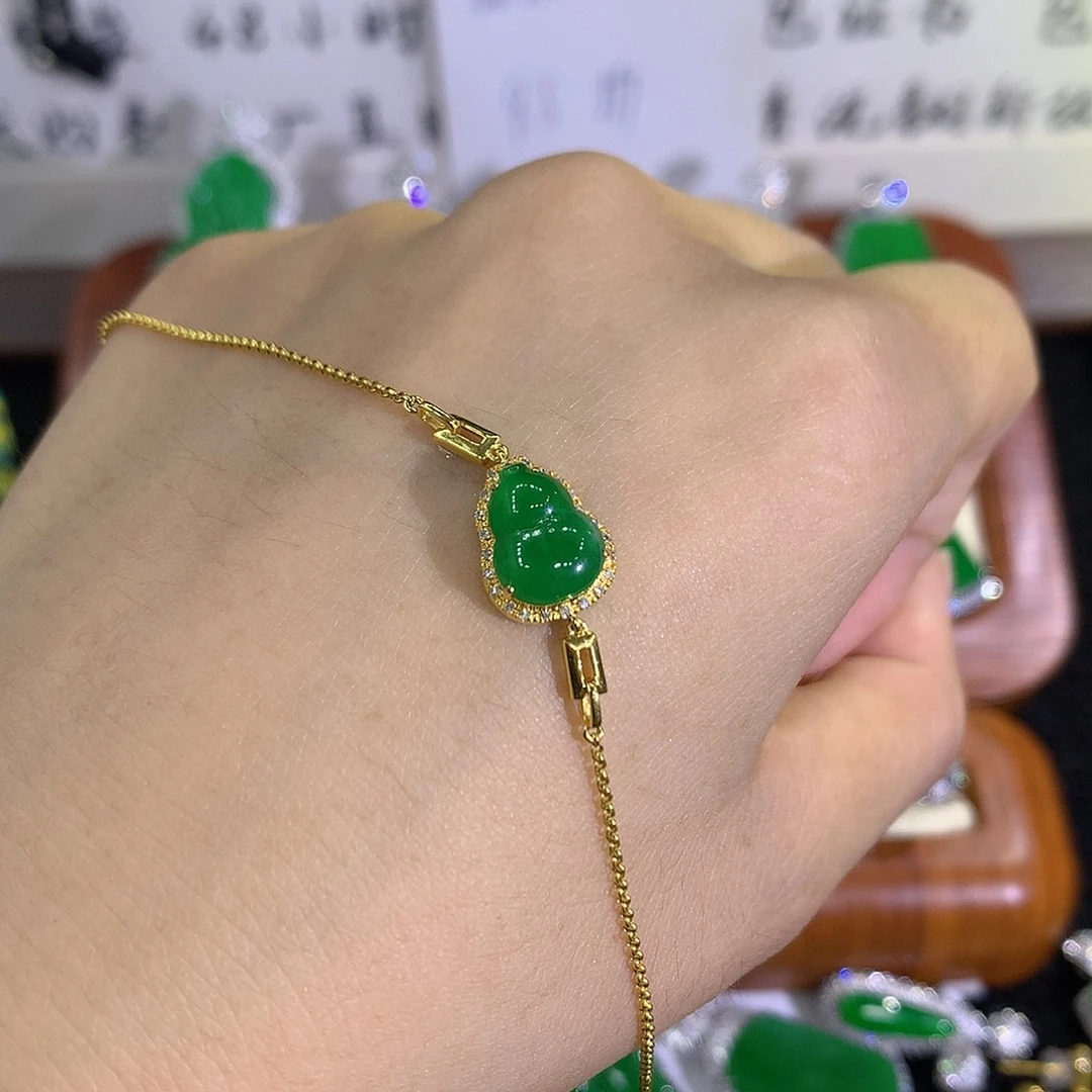 翡翠18K金镶嵌颈饰8888888