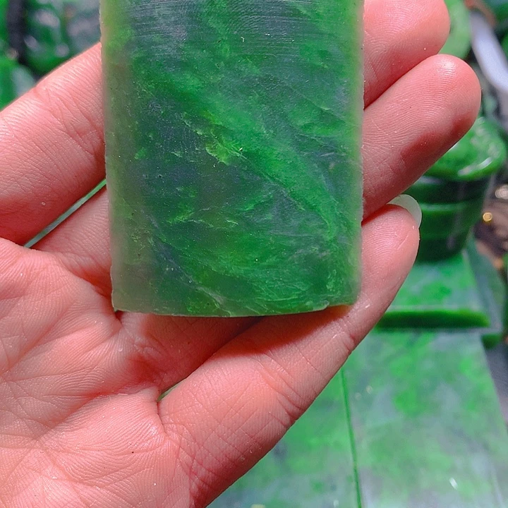 和田玉（碧玉）未镶嵌珠宝奇石