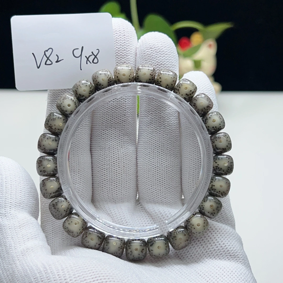 V82双留白糯冰奶奶灰9×8正月大留白侧留白一物一图星月菩提手串