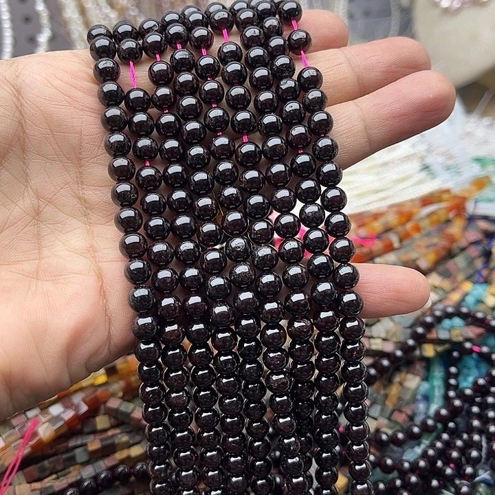 玛瑙/玉髓未镶嵌珠宝半成品一条6mm左右石榴石