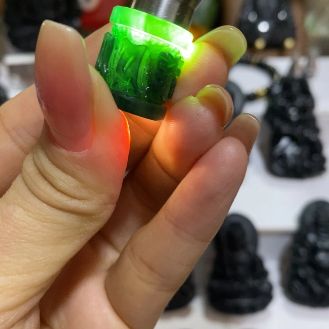 定制翡翠未镶嵌六字真言吊坠天然A货墨翠