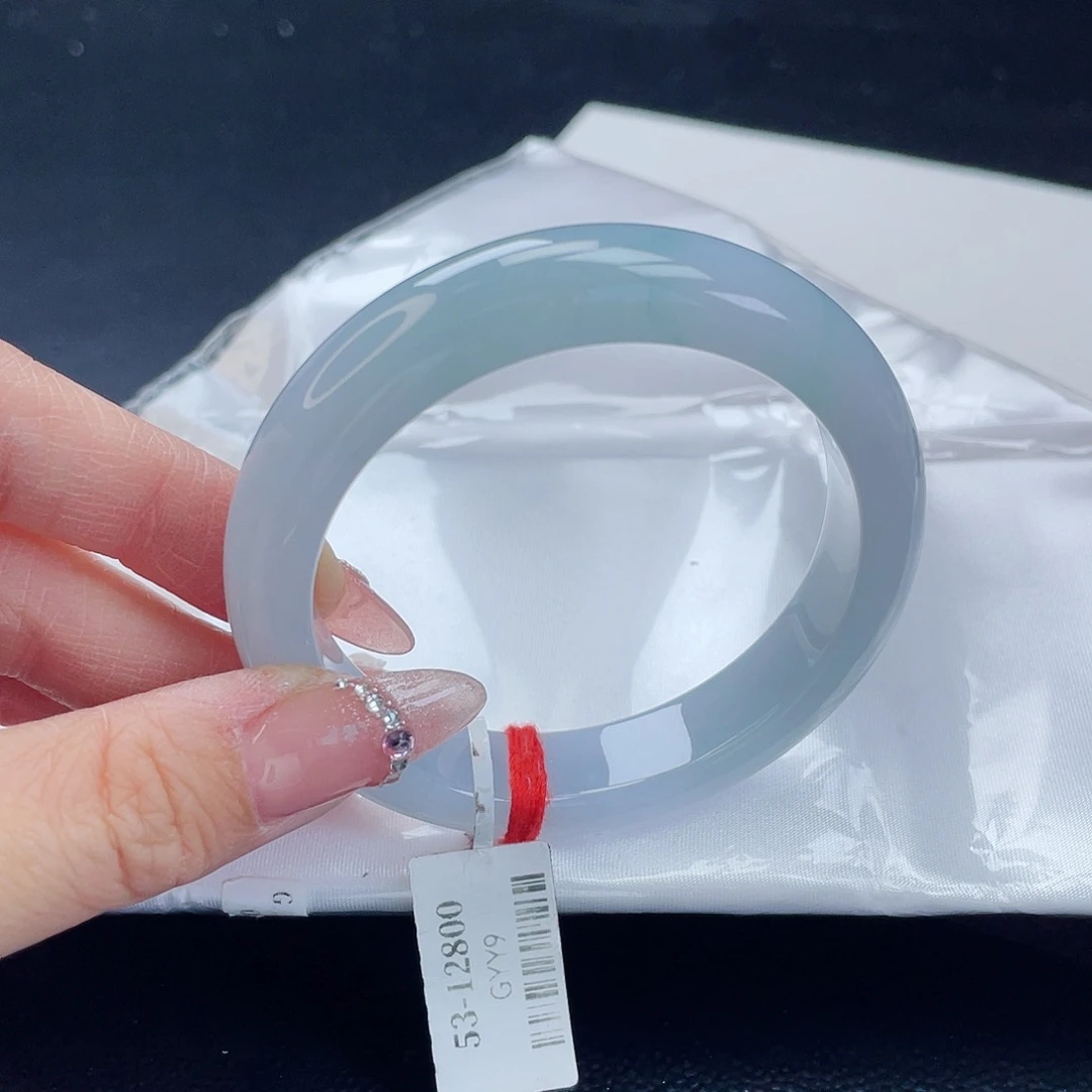 翡翠手镯未镶嵌翡翠