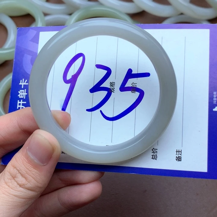 和田玉未镶嵌手镯55