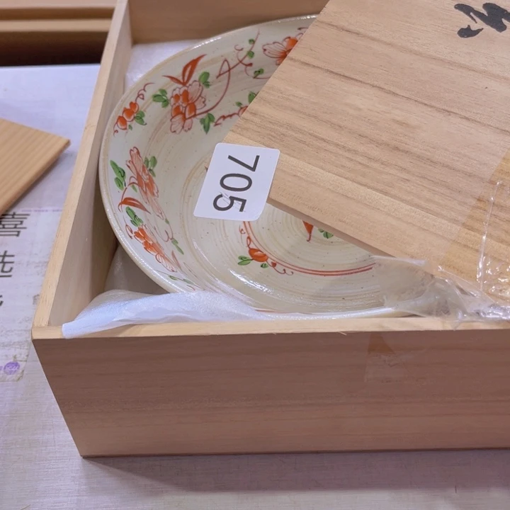 娜***贝盖碗瓷器制作工艺精湛