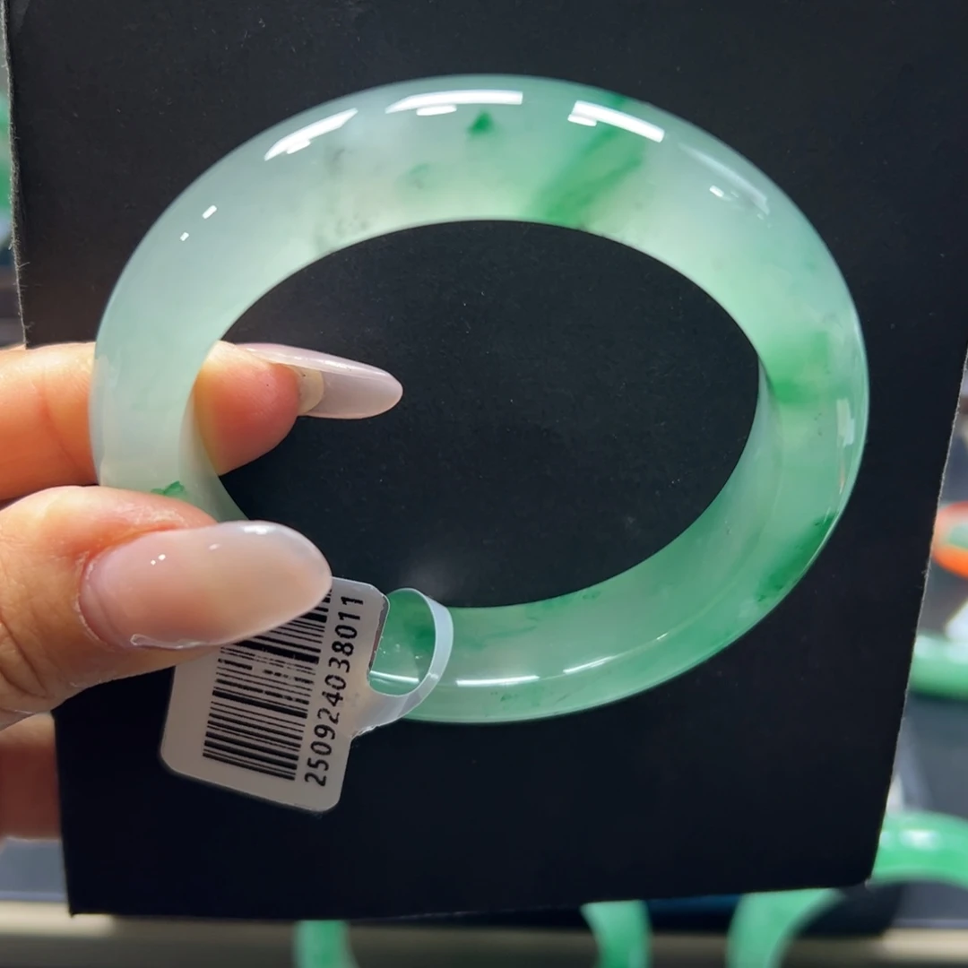 1***9石英质玉未镶嵌手镯