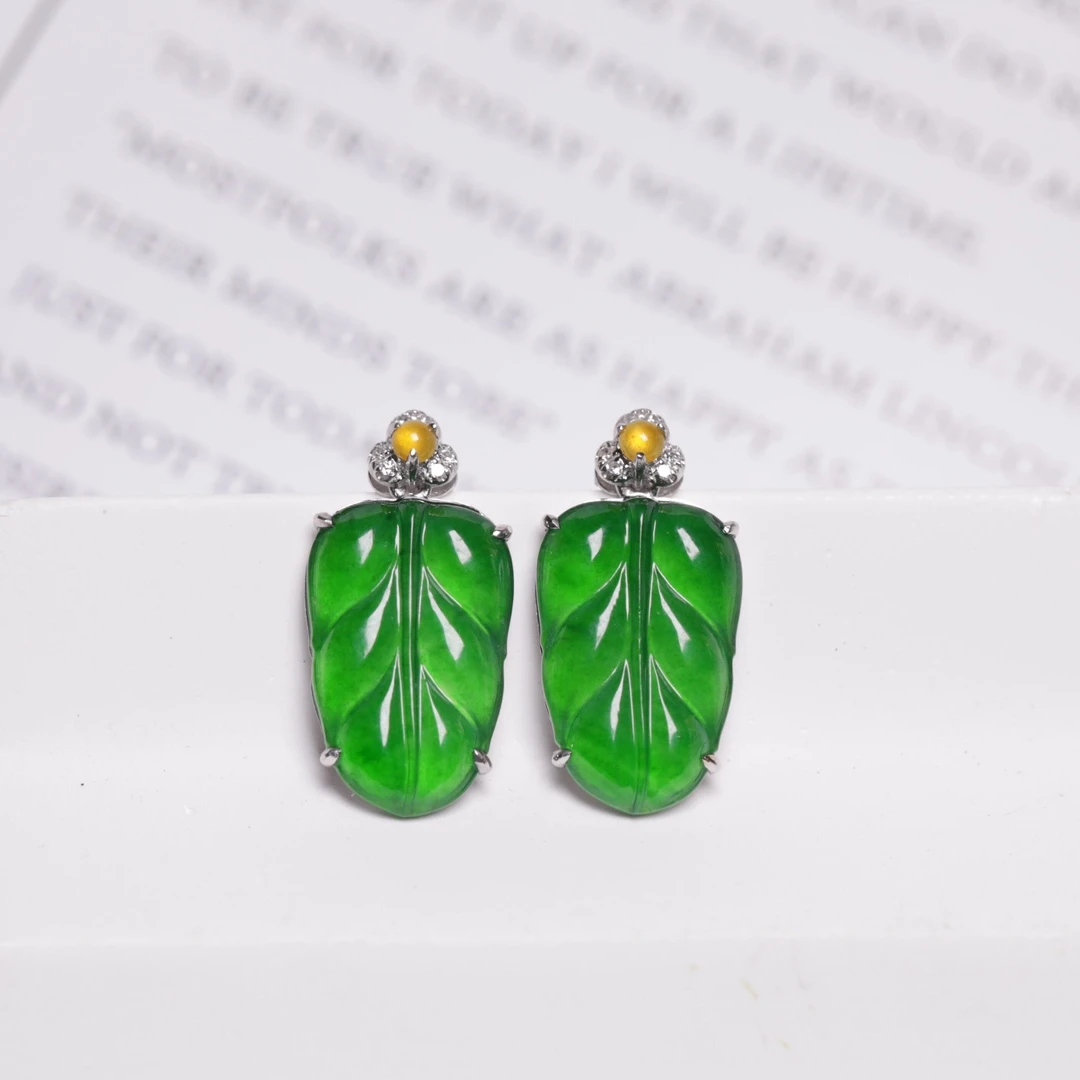 高冰种正阳绿耳饰18k真金真钻镶嵌天然A货翡翠叶子耳钉