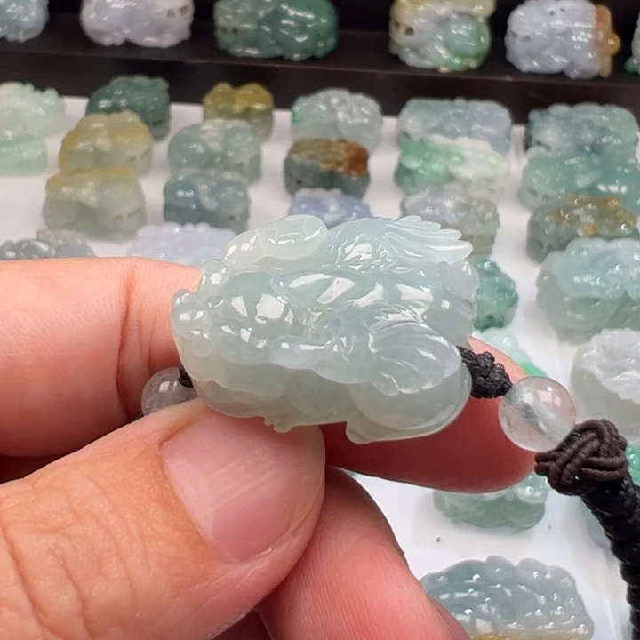 颈饰未镶嵌翡翠貔貅
