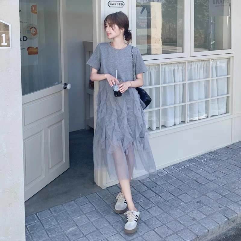 灰色设计感网纱拼接连衣裙女2025夏新款法式休闲独特别致T恤裙子