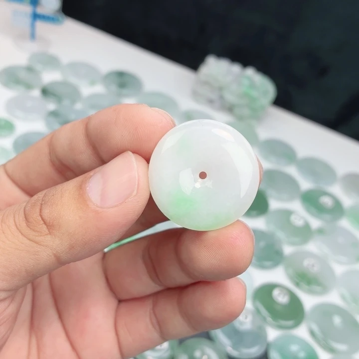 翡翠未镶嵌颈饰缅甸天然A货翡翠29-5.5