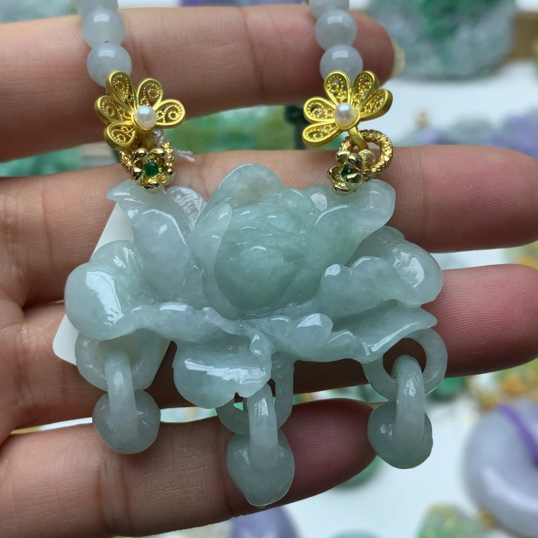 翡翠颈饰未镶嵌翡翠