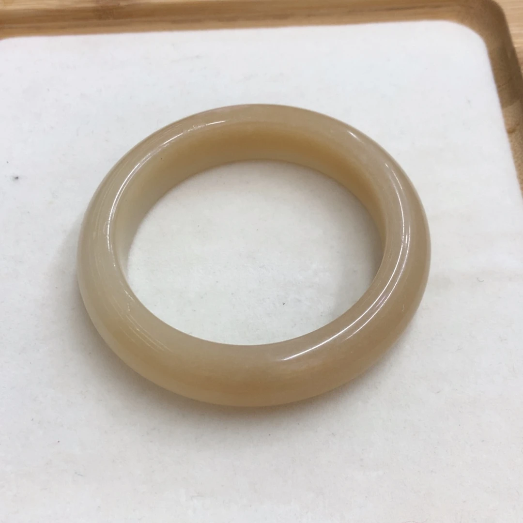 石英质玉未镶嵌手镯