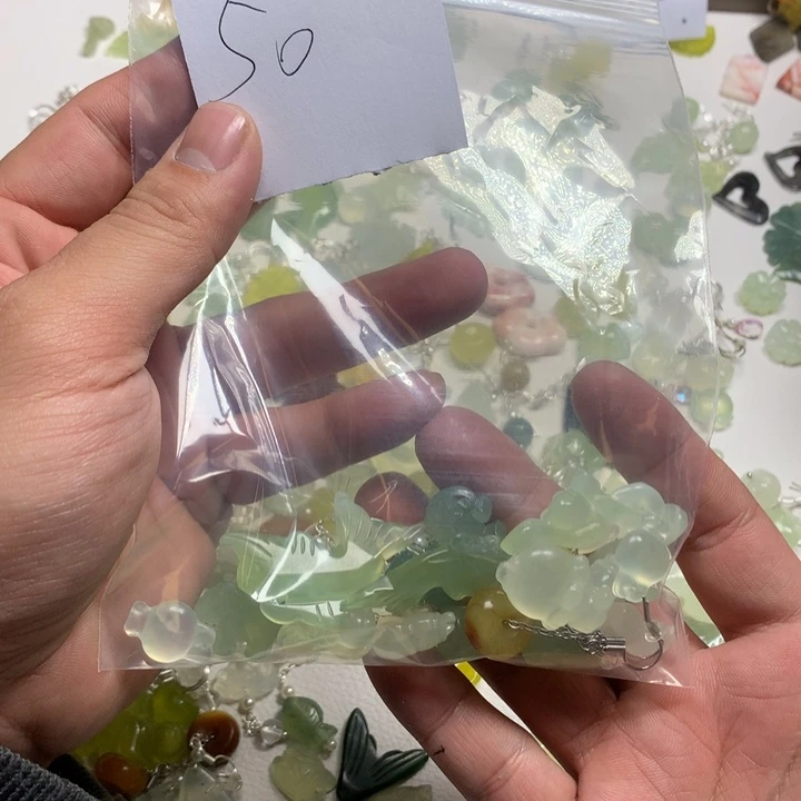 蛇纹石玉耳钉合金鸿****?