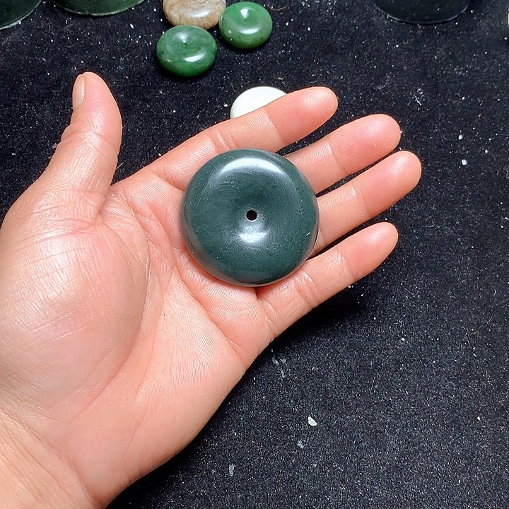 和田玉（糖玉）未镶嵌珠宝奇石