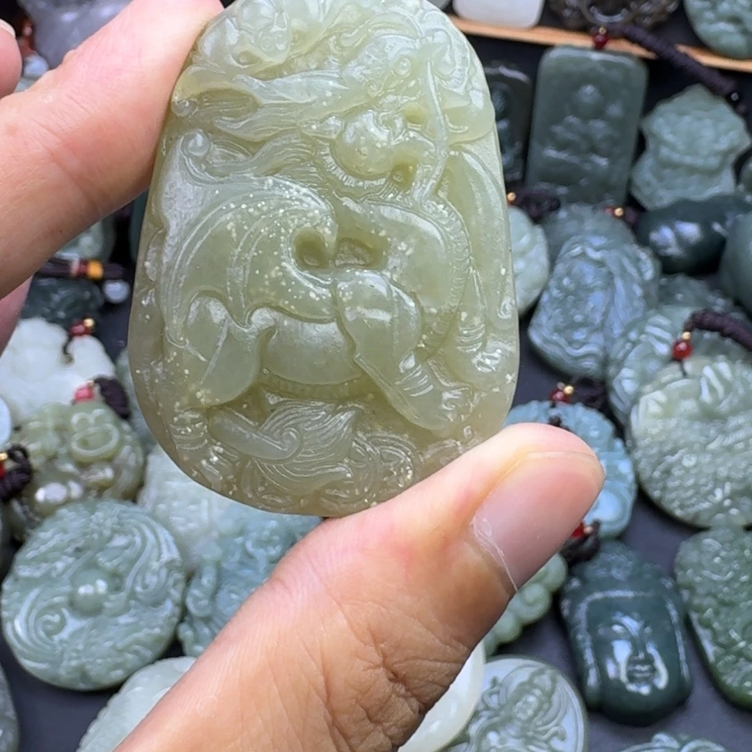 颈饰未镶嵌和田玉