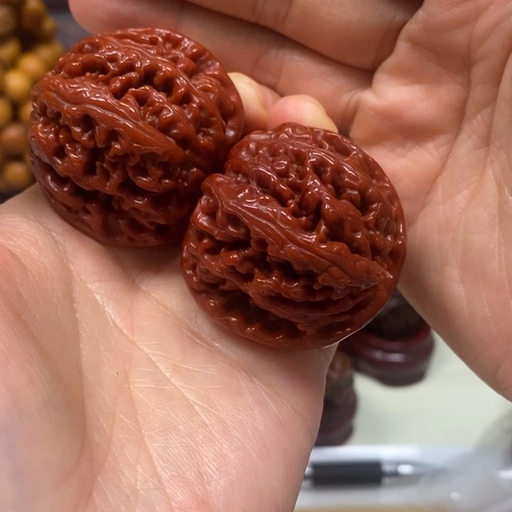 文玩核桃吊坠粗筋