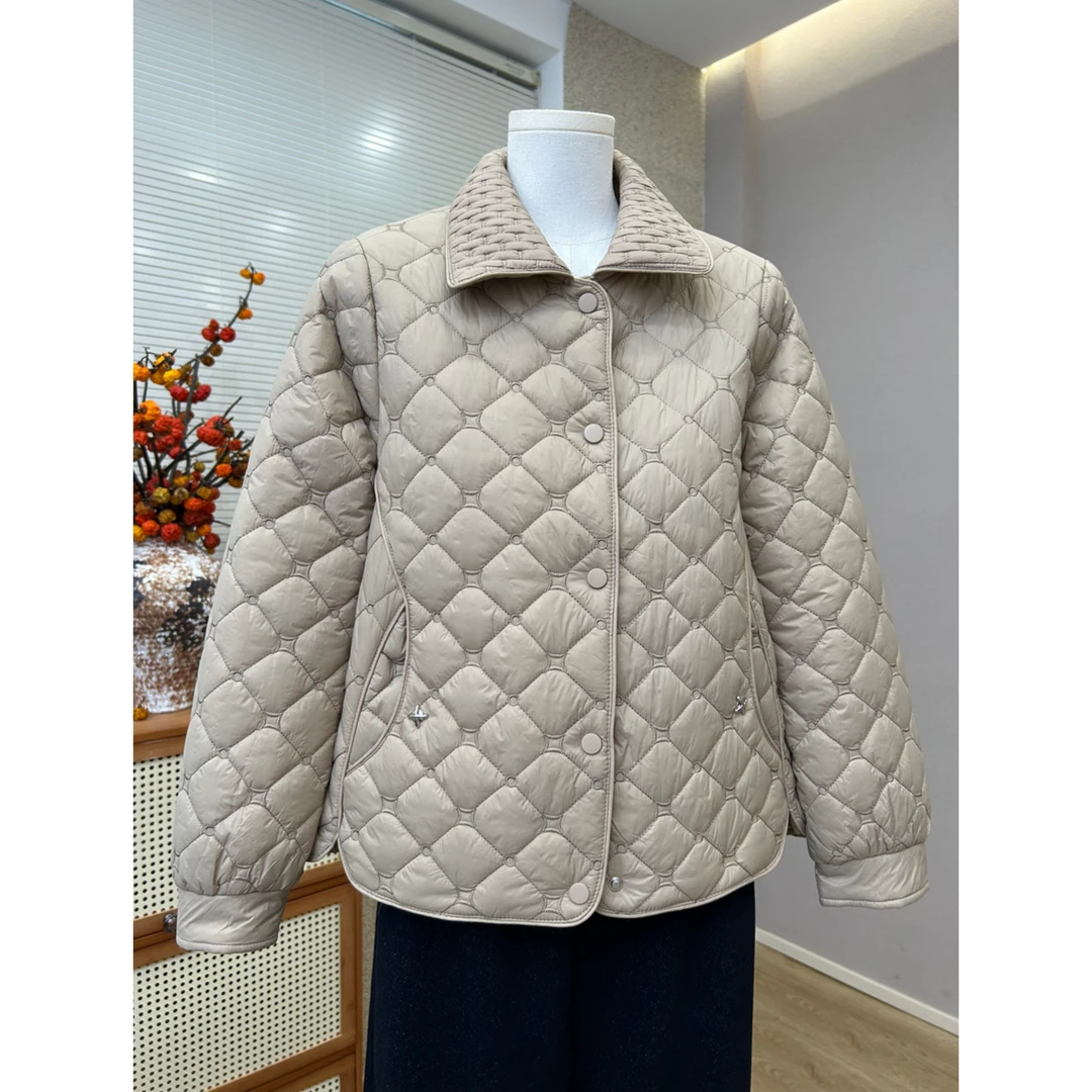 高端妈妈2025秋新款时尚洋气好看冬天翻领菱格轻薄棉袄外套女棉服