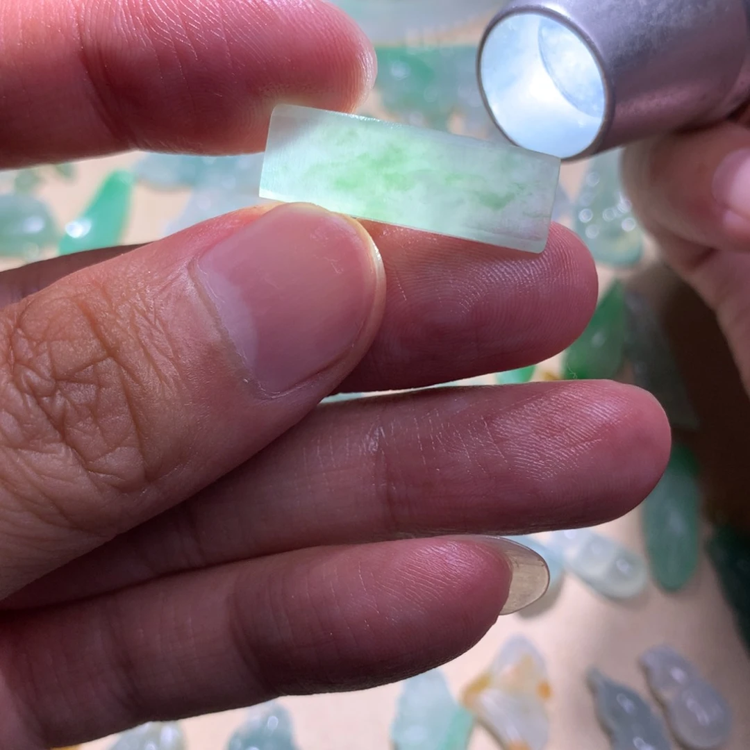 定制翡翠未镶嵌翡翠手牌