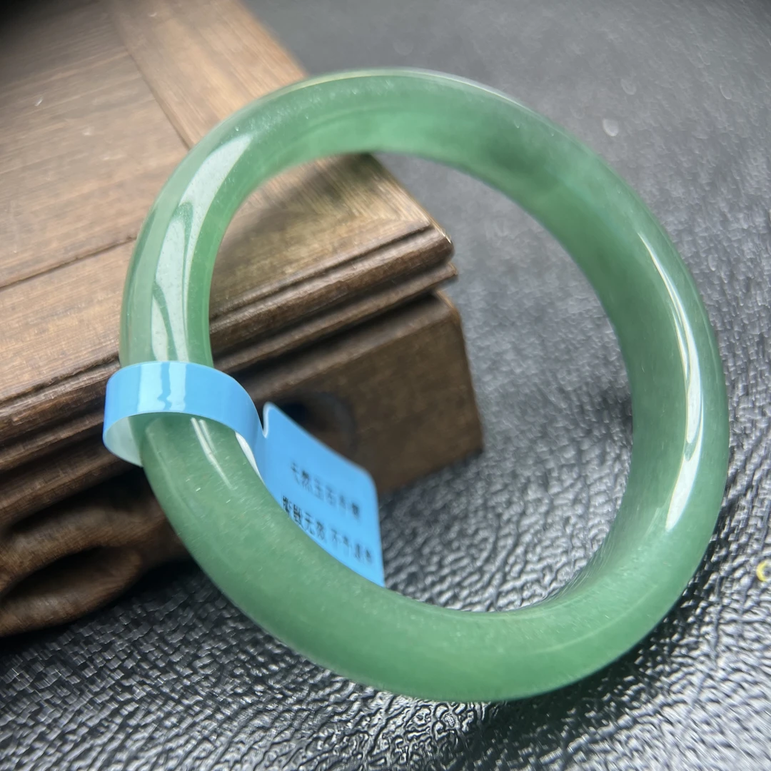 慕雪天然玉石手镯东陵玉青翠手镯多样性发其一