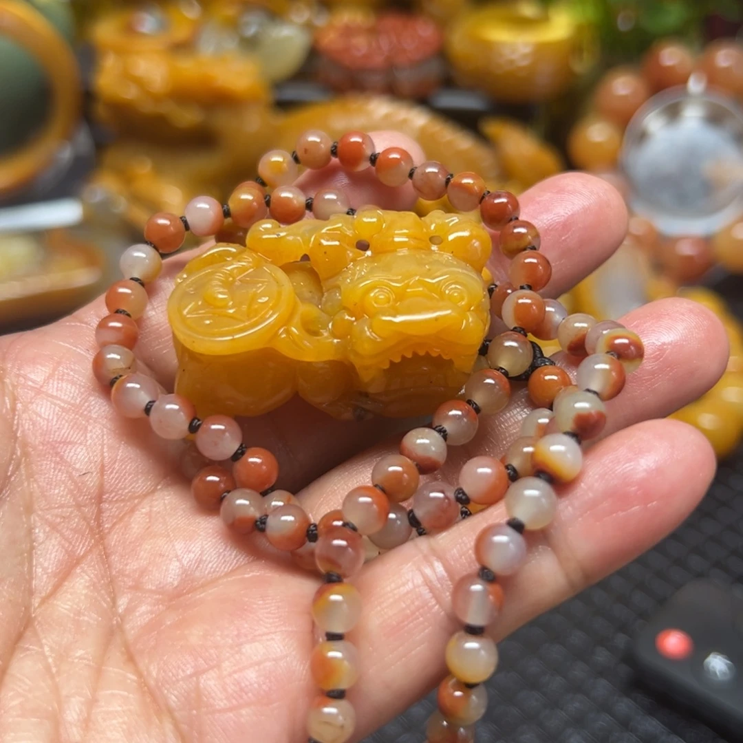 石英质玉未镶嵌颈饰